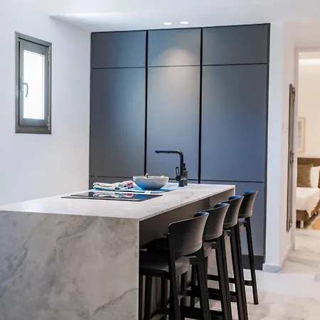 Luxurious 2bed لارنكا