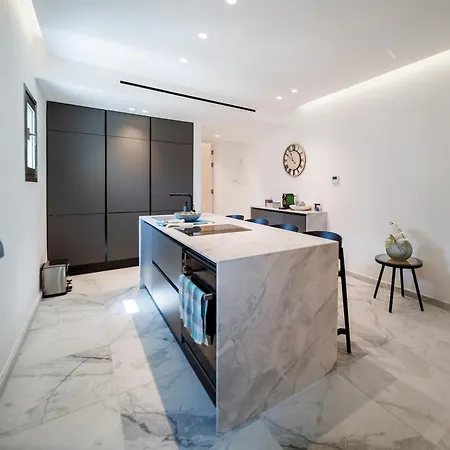Luxurious 2bed Larnaca
